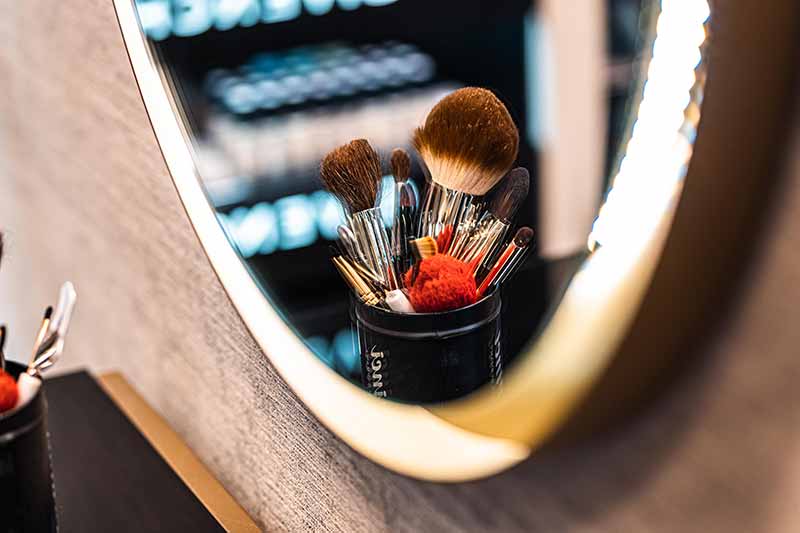 Make Up Service