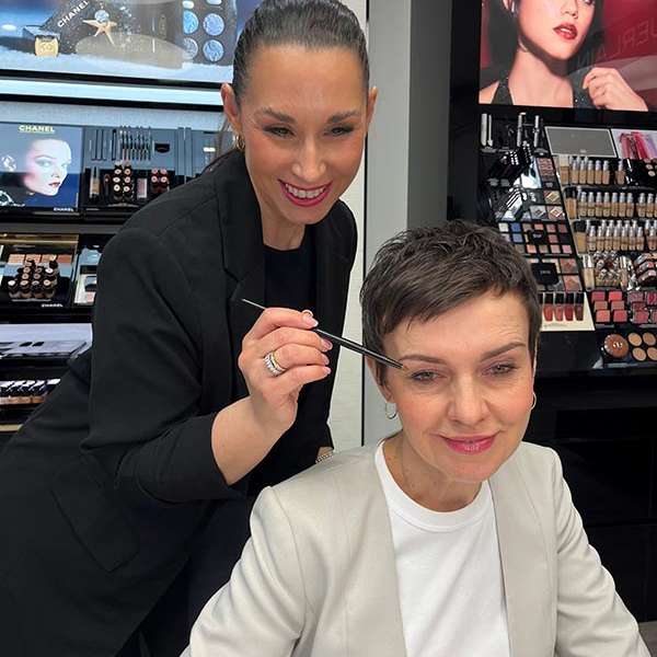 Parfümerie Möltgen Make-up Beratung 03